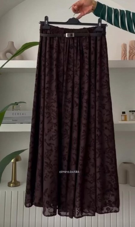 تنورة كلاس انيقه للصبايا